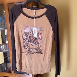 Stay Wild Women's Tan and Black Top